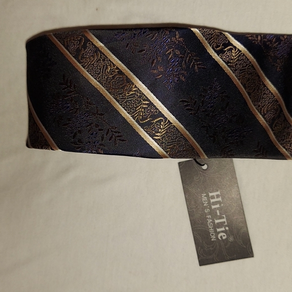 100% Silk Neck Tie  New With Tags - Picture 2 of 7